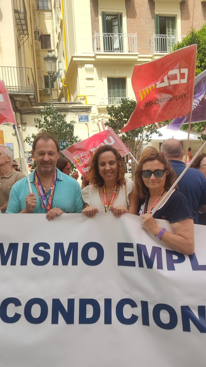 Sanitat_CCOOPV's tweet photo. Hui hem participat en la concentració del Comité d'Empresa de la Ribera. 
Porten 6 anys negociant un conveni sense resultats. 
#mismoempleadormismascondiciones https://t.co/ClTHVNmCJt