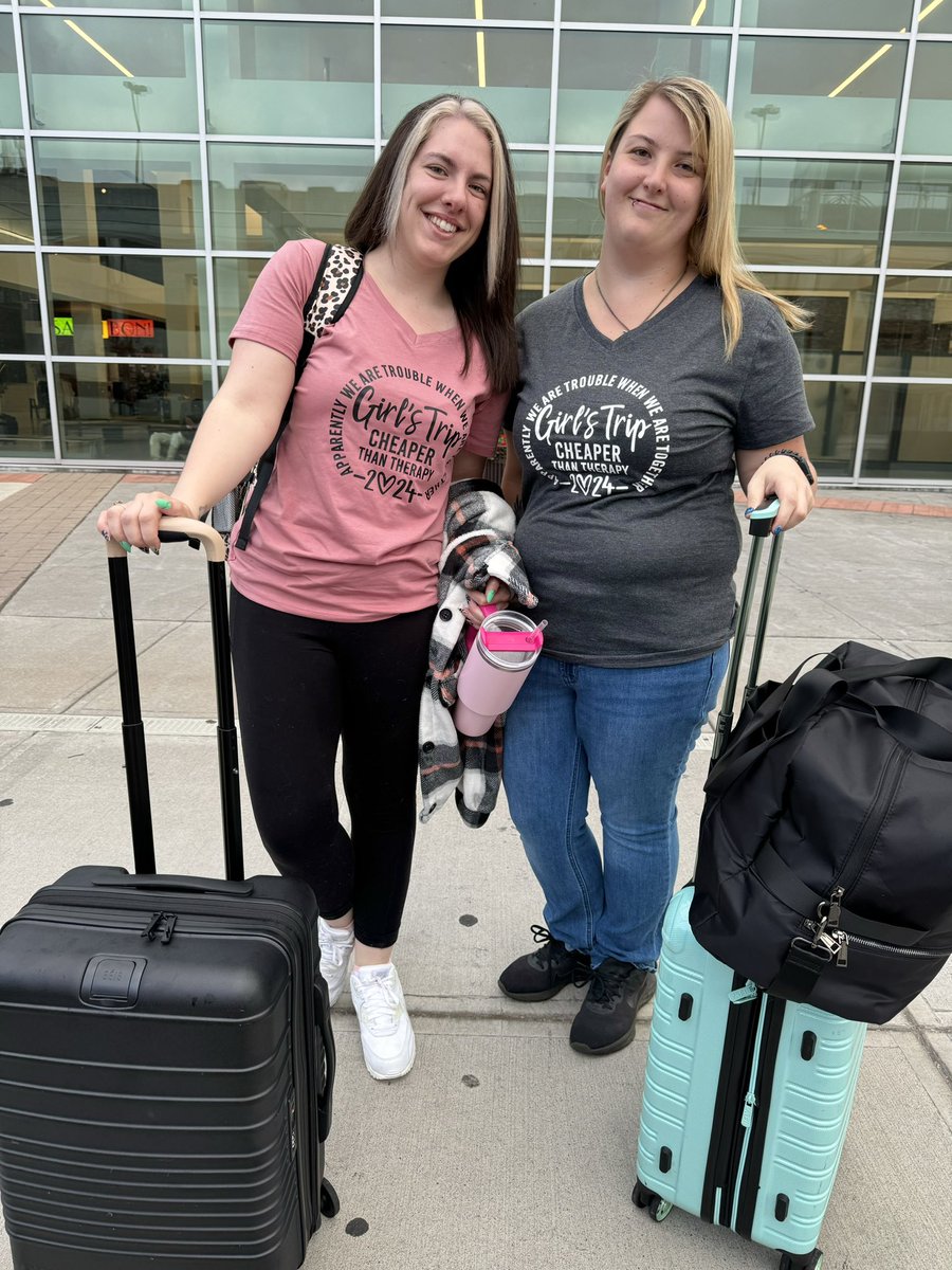 maylajo's tweet photo. What’s a better birthday present to each other, other than a trip to Colorado? 🤪 @jessierh15 #birthdaycelebrations #cashapp 
Feel free to send for some celebratory drinks! 🥰
$maylajrose
$jessierh97 https://t.co/1B7rTUFvcR