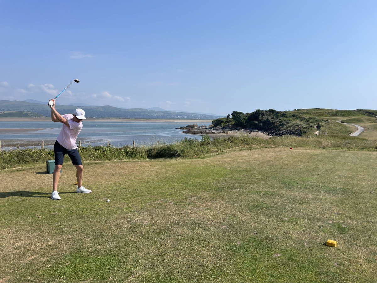 joeltadman's tweet photo. Still absolutely buzzing from my recent golf trip to Wales to play the amazing @AberdoveyGC @royalstdavidsgc and @PorthmadogGC. Sun shone, plenty of birdies sunk (not many by me) and memories made. A must-visit if you like playing great golf courses 💪 #golf https://t.co/p0ENbA58G6