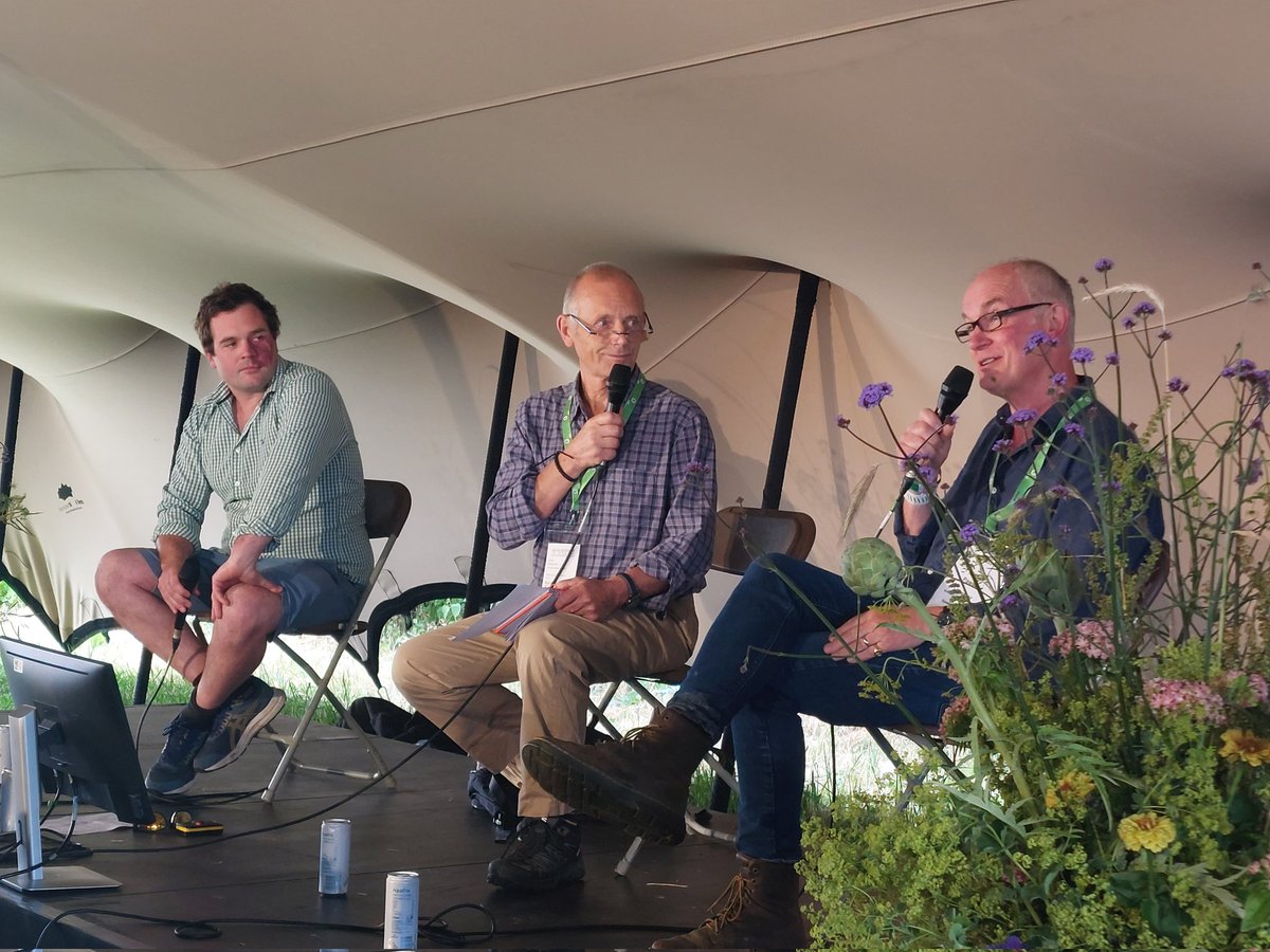 agricology's tweet photo. Q from @natsheep's Phil Stocker to @hanslope what would you do differently re. integrating sheep into arable crops? A - Be wary of #overgrazing of #undersownleys @Groundswellaguk #Groundswell2024 https://t.co/NOputCRnwQ