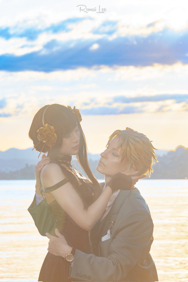 romailee's tweet photo. Yor @crynoelle
Loid &amp; 📸 @romailee
Aisstants @veroniquecroketphotography @yscosplay 
 
#selfportraits #SPYxFamily #SPYxFamilycosplay #loidcosplay #yorcosplay https://t.co/XKjx4CSFW1