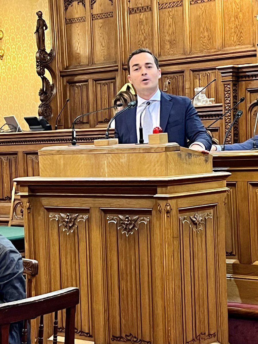 Es wird immer skurriler! Die FPÖ fordert die Einführung einer „Schnupperhaft“ für Jugendliche. Was kommt als nächstes? Schnupperpension?
Schnupperehe?
Schnupperimpfung?