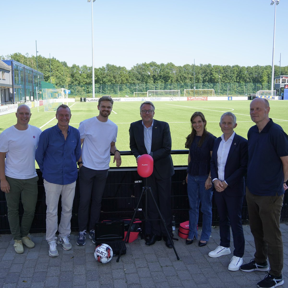 Stor sportssommer venter!
Svømmere, fodboldspillere, klatrere og andre sportsudøvere bruger teknologi fra danske iværksættere til træning og forberedelse. Besøg hos <a href="/DIFidraet/">DIF - Bevæger Danmark</a> Innovation Lab hvor <a href="/PerFrimann/">Per Frimann</a> viste, hvordan Next11 løfter brug af sportsdata til et nyt niveau #dkpol