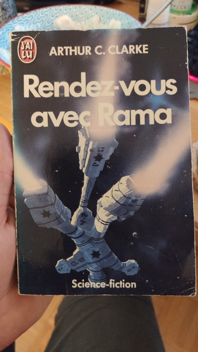 Gm explorers 🍵

I've (finally!) started reading Rama 🪐
It was about time 🙈