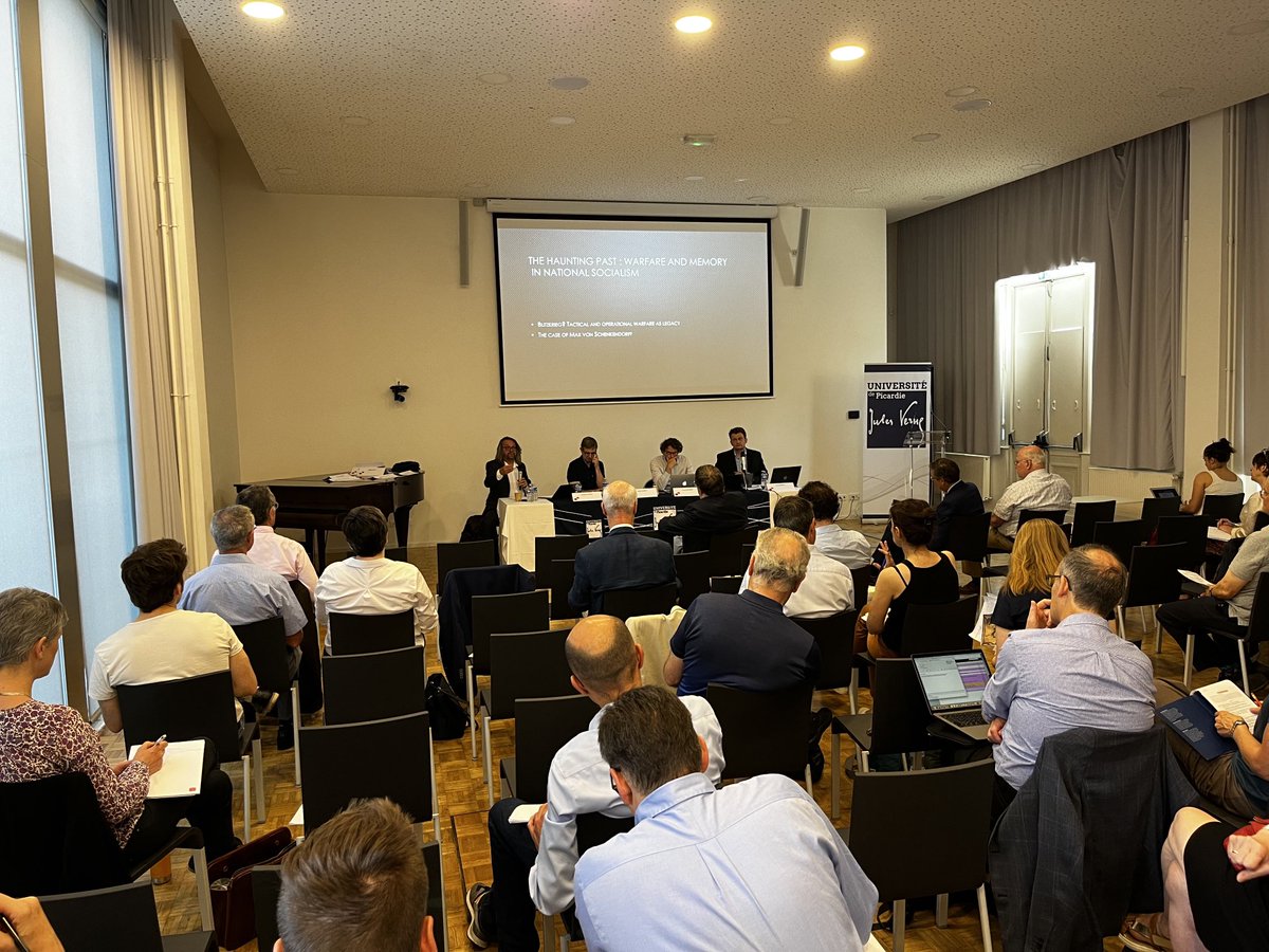 CR Historial (@cr_historial) on Twitter photo On reprend pour le troisième jour à <a href="/UPJV_Univ/">Université de Picardie Jules Verne</a> pour le colloque de <a href="/cr_historial/">CR Historial</a> avec une table-ronde sur la présence de #1gm dans l’Allemagne nazie, l’Union soviétique et le Japon impérial. C’est <a href="/gragratraina/">Christian Ingrao (@gragratraina.bsky.social)</a> qui ouvre les débats. On reprend pour le troisième jour à <a href="/UPJV_Univ/">Université de Picardie Jules Verne</a> pour le colloque de <a href="/cr_historial/">CR Historial</a> avec une table-ronde sur la présence de #1gm dans l’Allemagne nazie, l’Union soviétique et le Japon impérial. C’est <a href="/gragratraina/">Christian Ingrao (@gragratraina.bsky.social)</a> qui ouvre les débats.