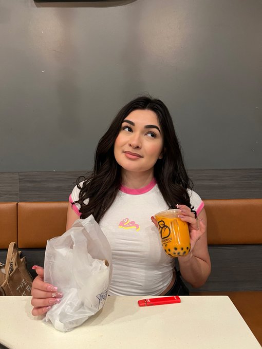 Incase you hadn&rsquo;t heard I&rsquo;m going live tomorrow for a topless breakfast - come join the fun at 10am PST