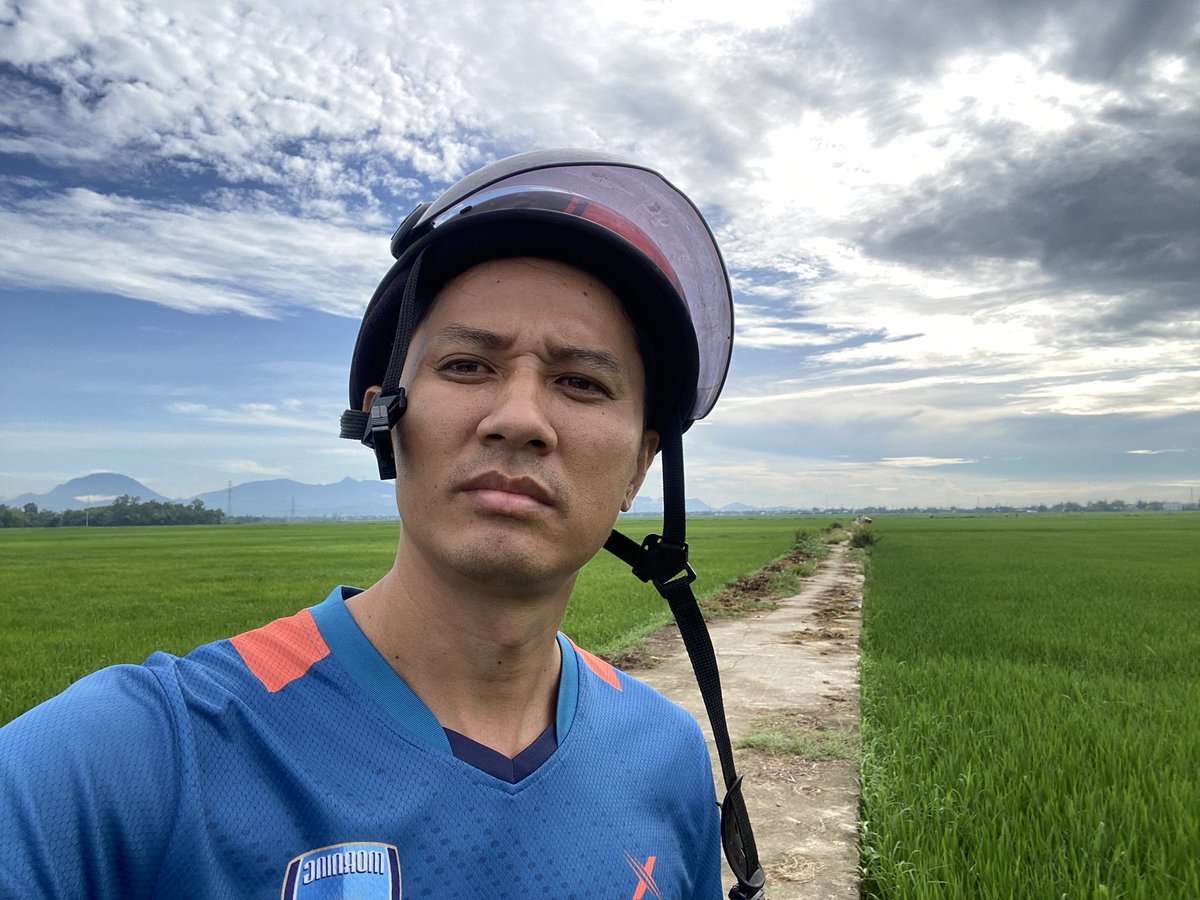 realisrin's tweet photo. Country https://t.co/l9G5HYefcg