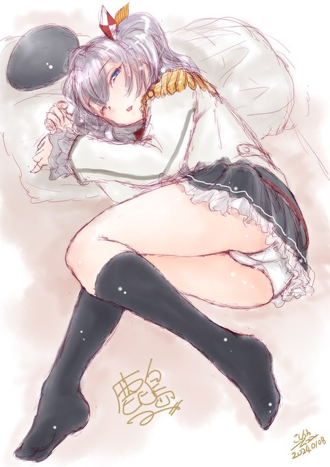 #太もも晒すとフォロワー増えるって聞いたんですが 
チラッ! 