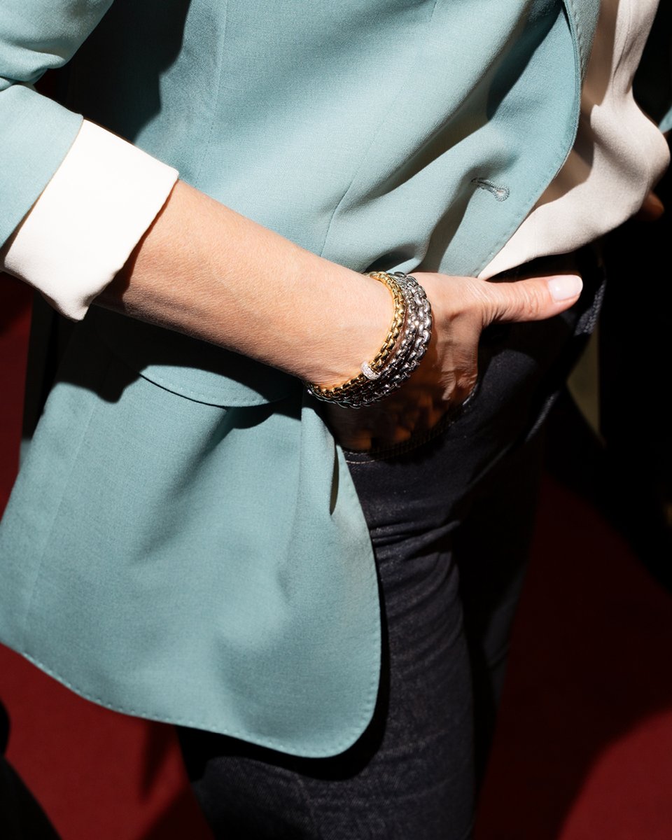 MandCoJewellers's tweet photo. Layering up with Fope...
Chic Italian style that’s so easy to wear.
#goldbracelets #fopegioielli #madeinitaly
01242 522821 https://t.co/Nr89i3bnRY