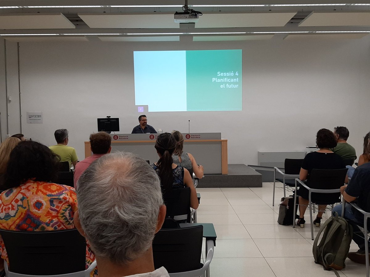 habitatgediba's tweet photo. 🚀 Quarta i última sessió del curs sobre "Gestió local i impuls de la rehabilitació i millora energètica del parc edificat".

Avui parlem de planificació de les polítiques locals de rehabilitació en una sessió que hem titulat "Planificant el futur". https://t.co/el0qnqrxeB
