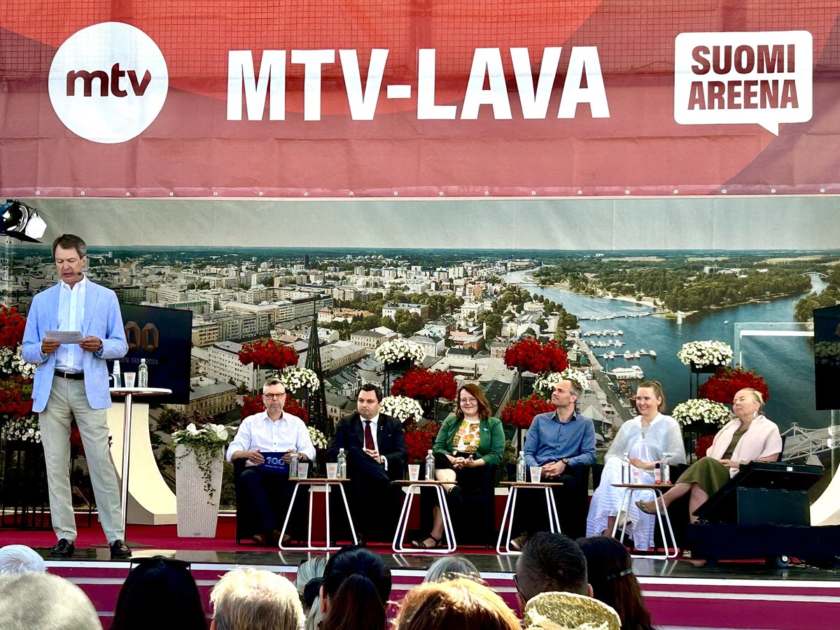 Saku Vuori (@sakuvuori) on Twitter photo Vähähiilinen tulevaisuus tarvitsee vastuullisesti tuotettuja metalleja. Paneelin tunnelma tiivistetysti: ”Pieni maa, suuret mahdollisuudet”.
Kiertotalous edellyttää myös metallinjalostusta!
<a href="/RealPeterNyman/">Peter Nyman</a> #TimoRautalahti <a href="/Jocke_Strand/">Joakim Strand</a> @seraunio <a href="/KaiMykkanen/">Kai Mykkänen</a> #MariLundström Vähähiilinen tulevaisuus tarvitsee vastuullisesti tuotettuja metalleja. Paneelin tunnelma tiivistetysti: ”Pieni maa, suuret mahdollisuudet”.
Kiertotalous edellyttää myös metallinjalostusta!
<a href="/RealPeterNyman/">Peter Nyman</a> #TimoRautalahti <a href="/Jocke_Strand/">Joakim Strand</a> @seraunio <a href="/KaiMykkanen/">Kai Mykkänen</a> #MariLundström