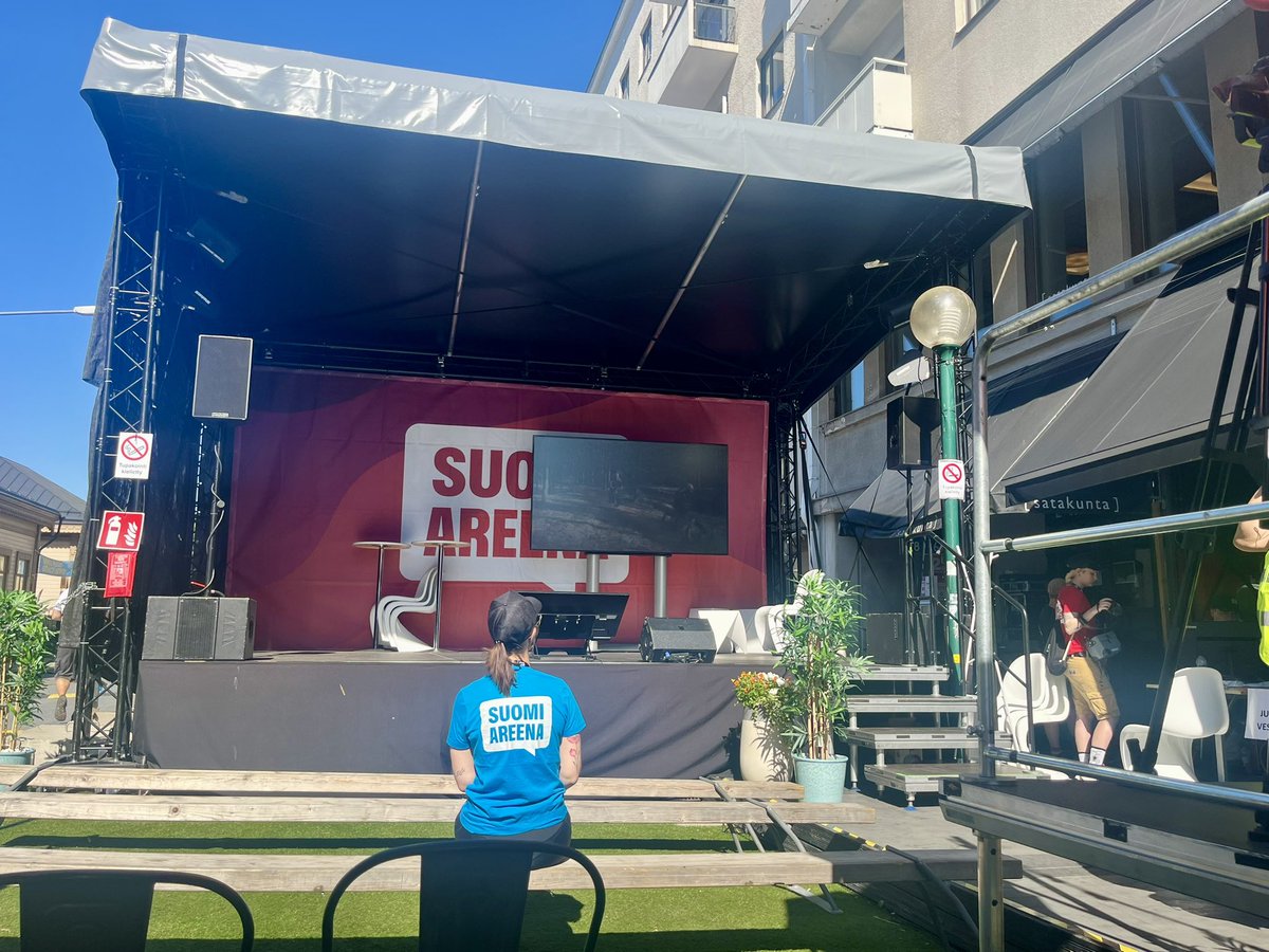Onko #tekoäly’ssä järkeä? Aiheesta porisevat Porissa #suomiareena Vaakuna-lavalla pian, kl12, ihanat ja upeat @MinttuViitanen Timo-Juhani Laurila, <a href="/katrisaarikivi/">Katri Saarikivi</a>  ja Ellen Huttunen näkemyksiä kulmista:
#oikeus #lääketiede #aivotutkimus #teknologia