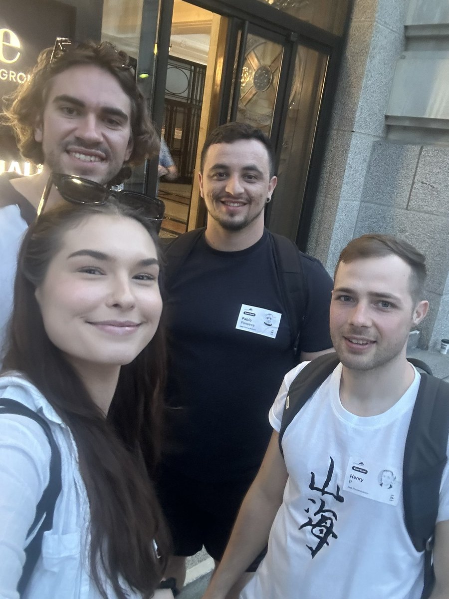 Another evening well spent at the <a href="/LNUGorg/">LNUG</a> meet-up last night! 🙌 Great time, great talks!