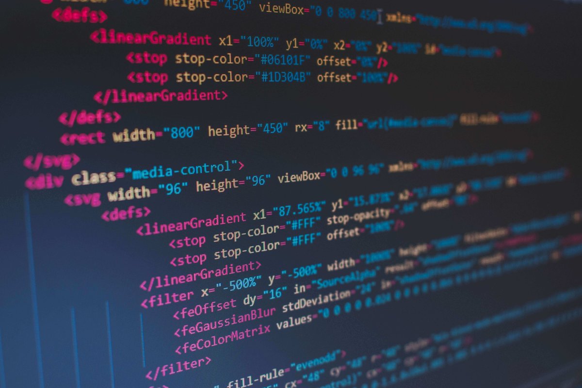 Hyve's tweet image. If you've ever looked for a file transfer solution you will likely have seen the terms FTP and SFTP. How does each method work, and which is best?

Find out: buff.ly/3XMfBaO

#SFTP #FTP #FileTransfer #YourCloudExperts