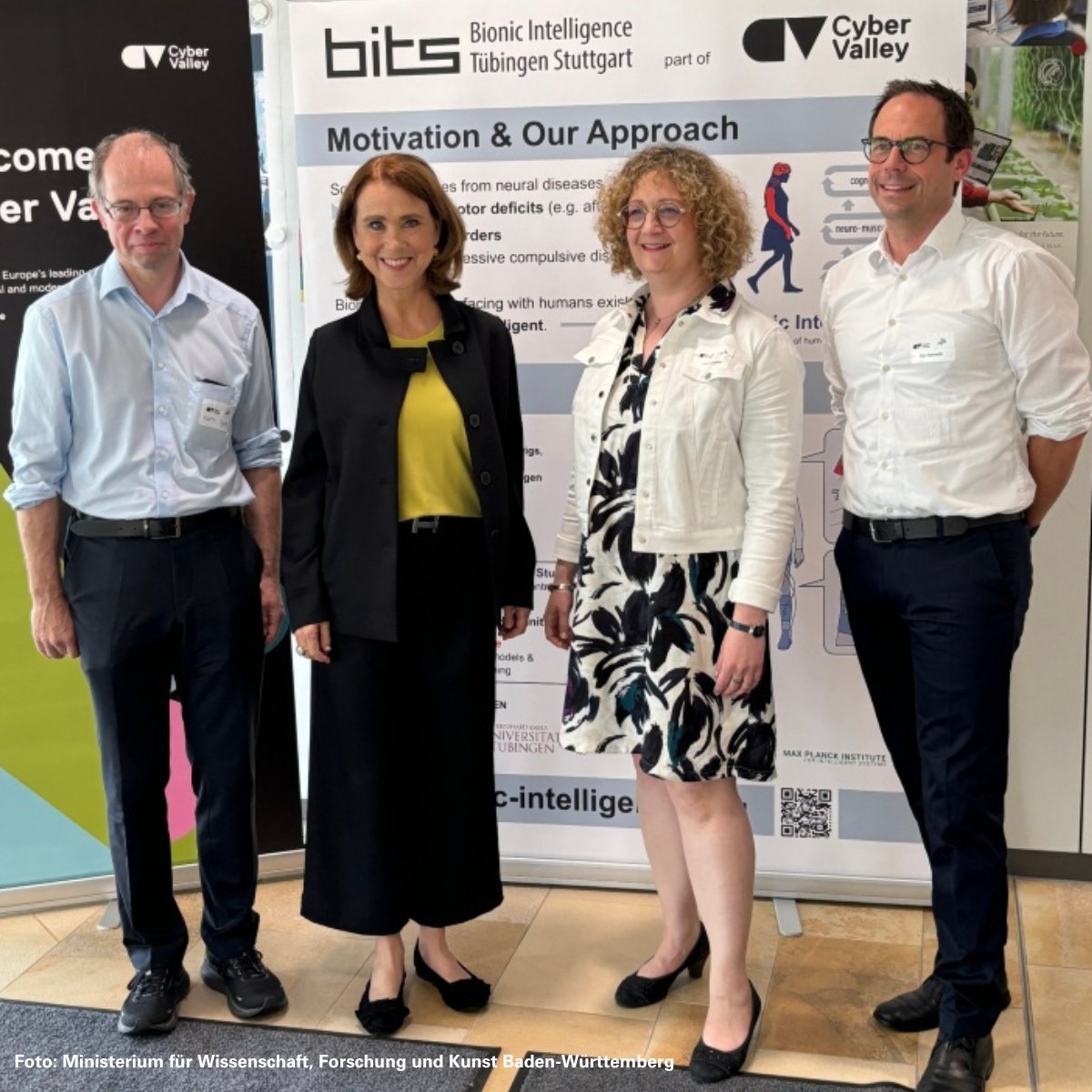 Uni_Stuttgart's tweet photo. Expert*innen der #KI & #Robotik-Community waren zu Gast bei den #CyberValleyDays!Die #UniStuttgart leistet Spitzenforschung in den Bereichen #IntelligenteRobotik, #IntelligenteSysteme & #KI und war als Mitgründerin von @Cyber_Valley ebenfalls vertreten.
👉 https://t.co/bQFZkwn5WM https://t.co/uzzmqklLJh