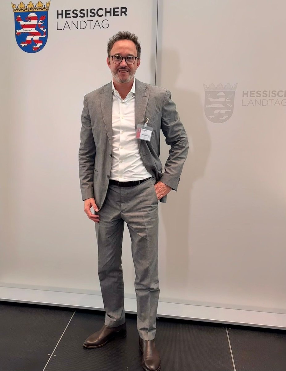 Unser GF Dr. Aris Kaschefi durfte gestern als Sachverständiger an der Anhörung im <a href="/Landtag_Hessen/">Hessischer Landtag</a> zur Änderung des Hessischen #Ladenöffnungsgesetz|es teilnehmen. Für Investitionen in innovative #VendingAutomaten-Konzepte ist Rechtssicherheit bzgl der Öffnungszeiten sehr wichtig