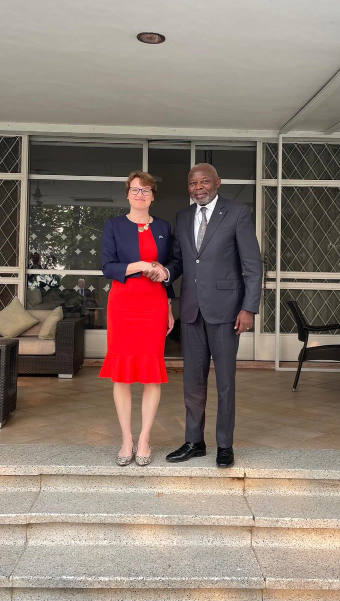 AlysonKingUK's tweet photo. J’ai rencontré hier le Président de l’Assemblée nationale @VitalKamerhe1 pour le féliciter de son élection et pour échanger sur ses priorités. J’ai réitéré ma condamnation de l’attaque armée perpétrée contre sa résidence et le Palais de la Nation le 19 mai. https://t.co/A0par8AgiH