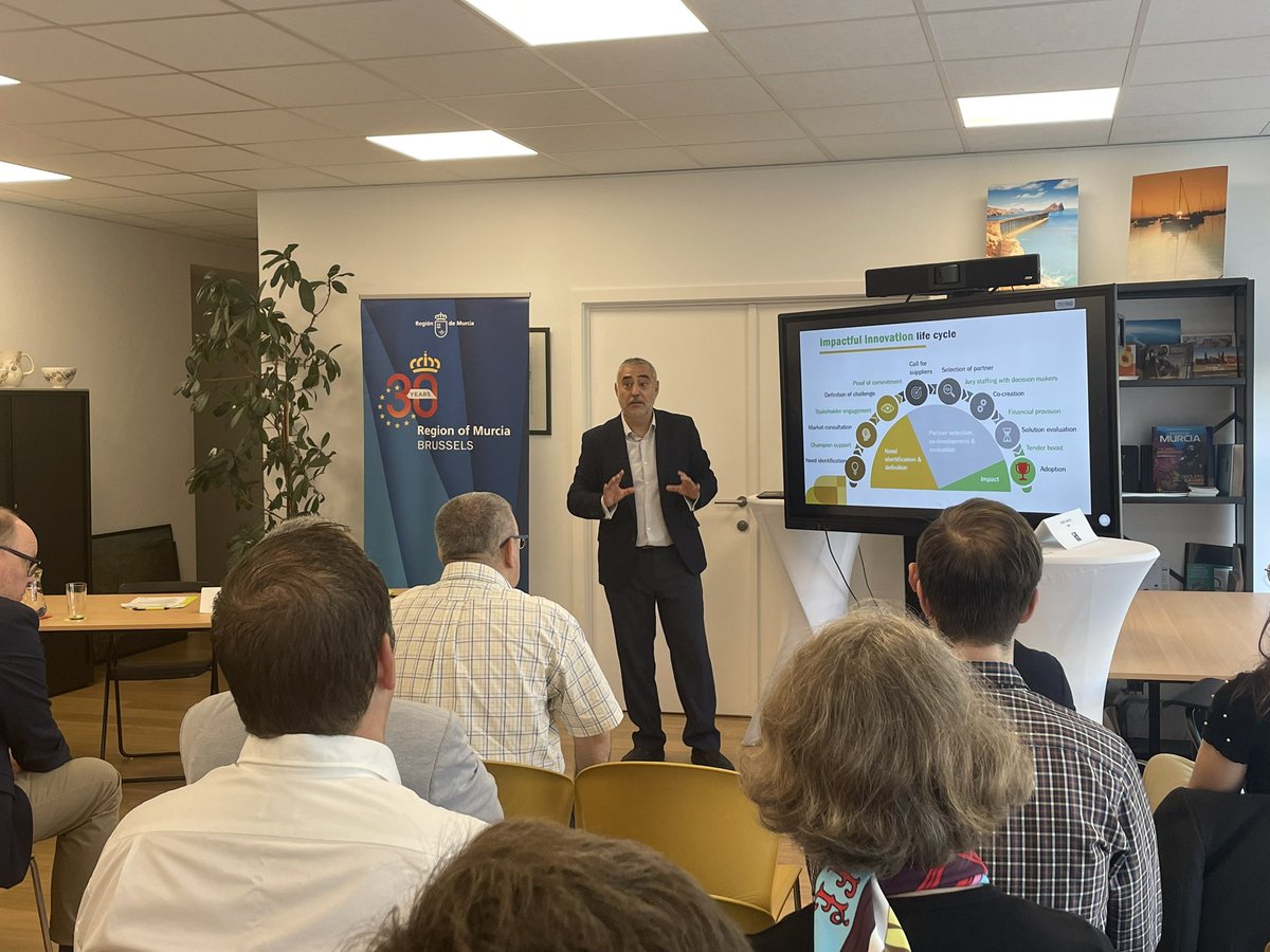 EUREGHA's tweet photo. π£οΈβ#Regions under-use their potential in procuring #innovationβ, said Jorge Gonzalez, CEO at @ticbiomed.
Their advantages:
1οΈβ£ #ERDF: predictable
2οΈβ£ Wrapping of current services: #businessmodelling, access to investors, EU-funding preparation
3οΈβ£ Closeness to the ecosystem https://t.co/JoOun7YtBg
