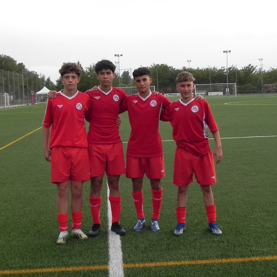 ⚽️💜 Los blanquivioleta Nano, Zamora, Sergio Hernando y Cristian Tocheva entrenaron este miércoles con la <a href="/FCyLF/">RFCYLF</a> sub13

#pucela #RVcantera