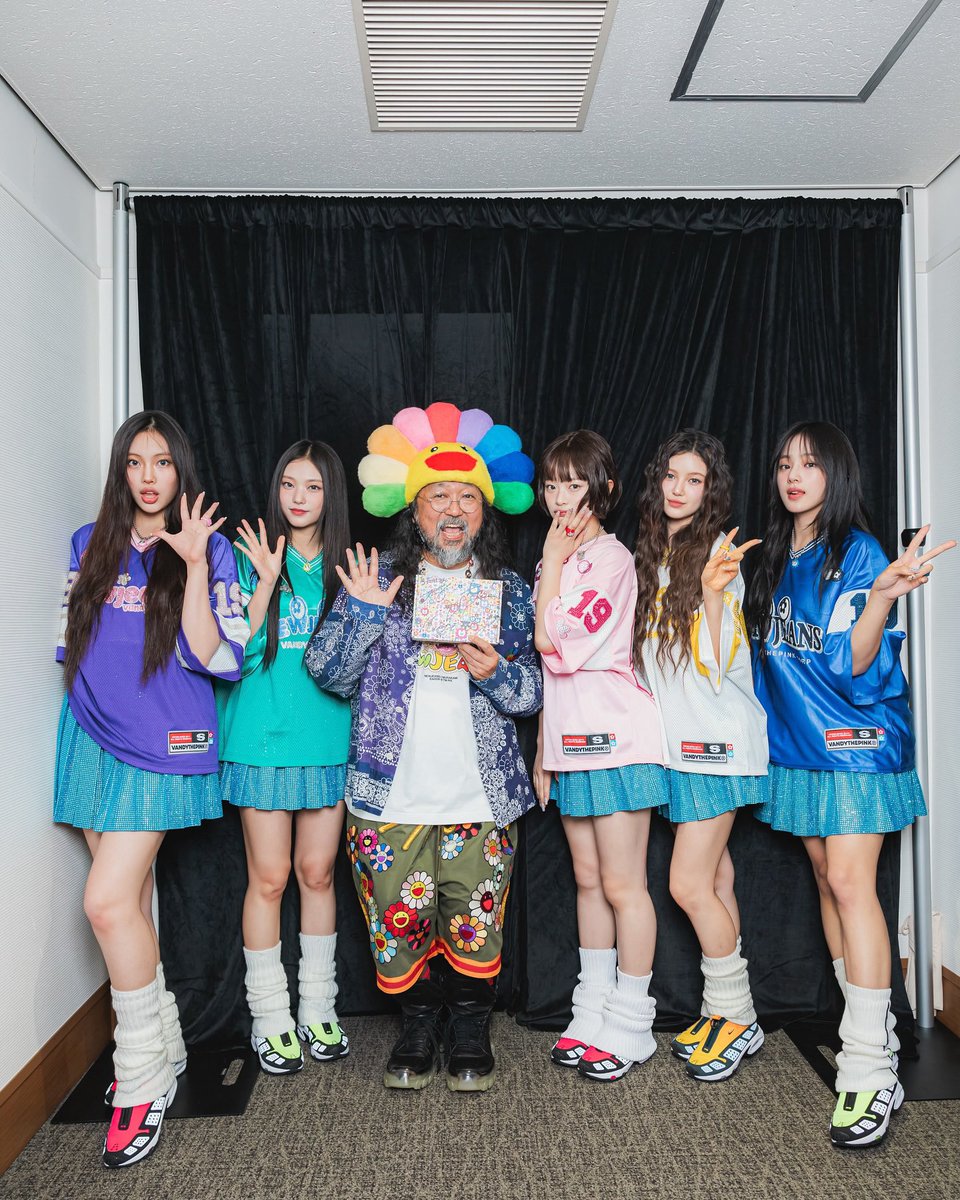 32K. ニ ュ ジ と 村 上 隆 さ ん. 