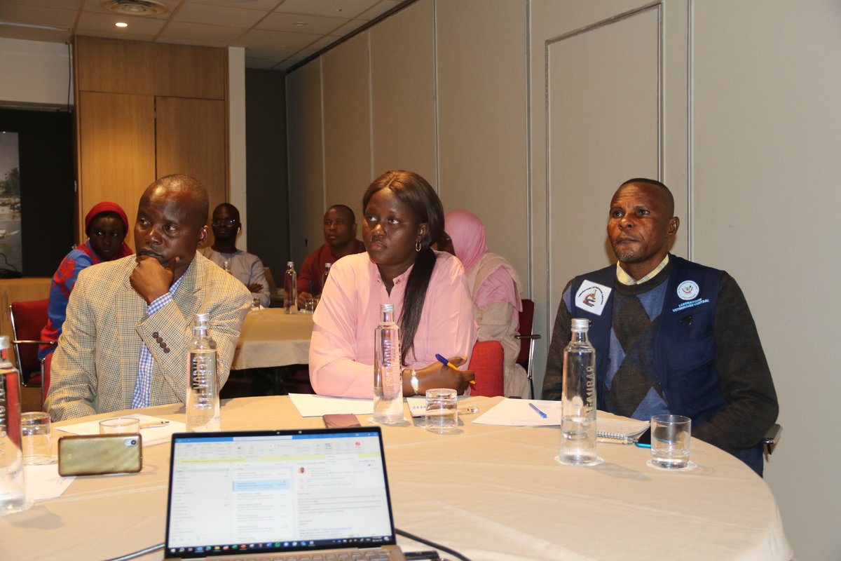 FAOSenegal's tweet photo. 📍Dakar🗓️26 au 28 juin 

1⃣5⃣ agents de labo &amp; vétérinaires venant de l'Afrique🇧🇯  🇧🇫 🇨🇲🇨🇮 🇬🇳 🇲🇱 🇳🇪🇨🇩 🇸🇳 formés sur le Transport des substances infectieuses selon la réglementation #IATA dans le cadre du projet de la @FAO #GHSA dans la lutte contre les zoonoses 

#FAO_ECTAD https://t.co/uyPrULP3JV
