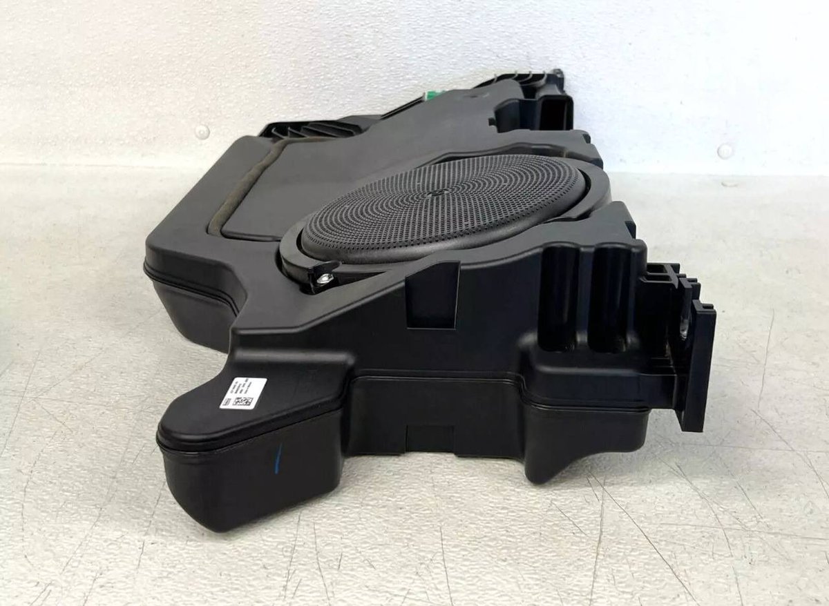 2019-2022 FORD F250 F350 SD SUBWOOFER BASS BOX WITH SPEAKERS SET OEM LOT2461 asking $350 for it. Kindly message me privately if you’re interested in purchasing it.