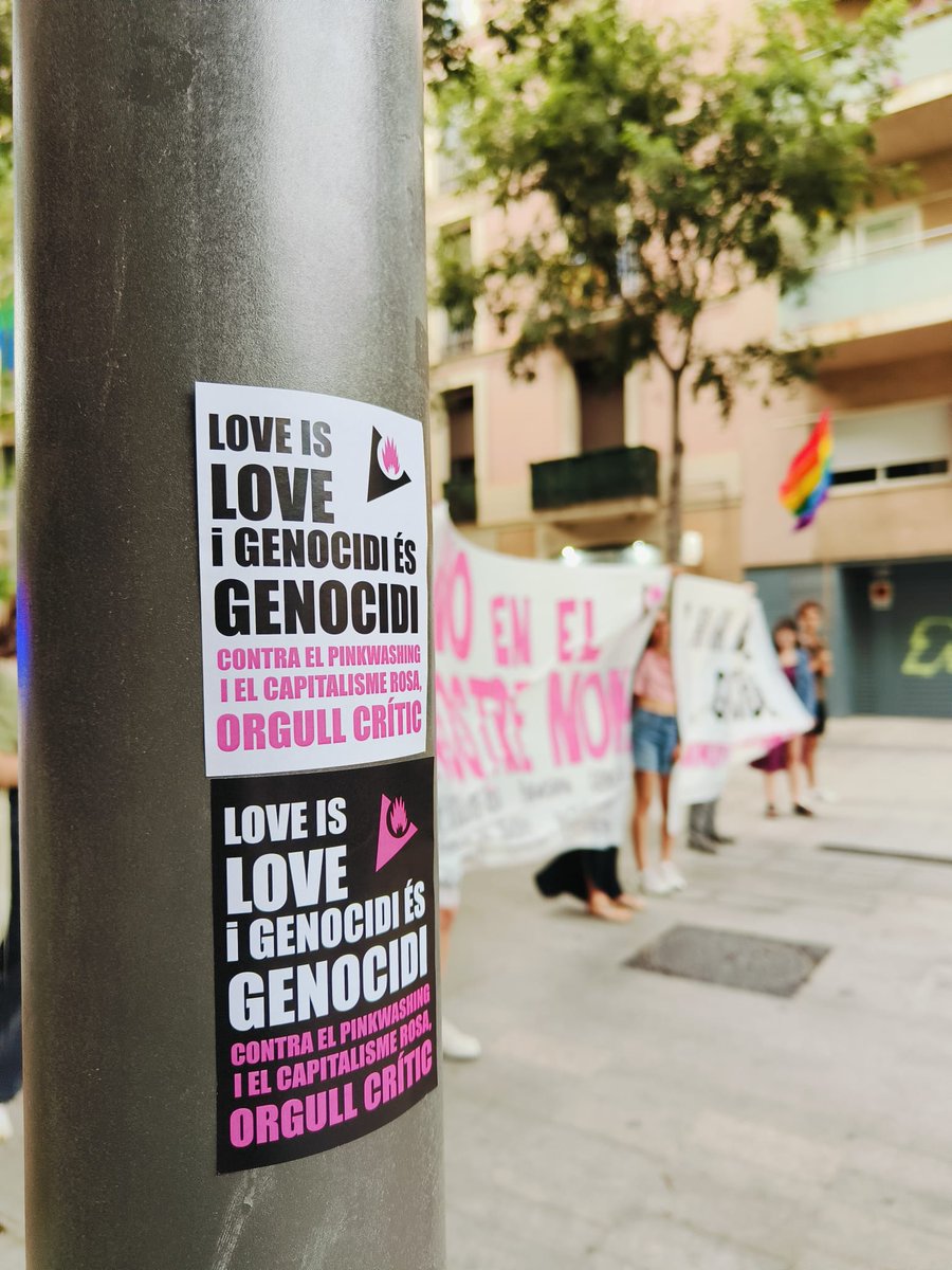 Ahir, el <a href="/28jautonom/">28J AUTÒNOM</a> (única organització unitària LGTB que queda a Bcn) va passar a visitar l'hotel Axel. Màxim emblema del que és el capitalisme rosa a la ciutat i el pinkwashing del Pride amb inversors i empreses sionistes. No en el nostre nom, no hi ha orgull en el genocidi.