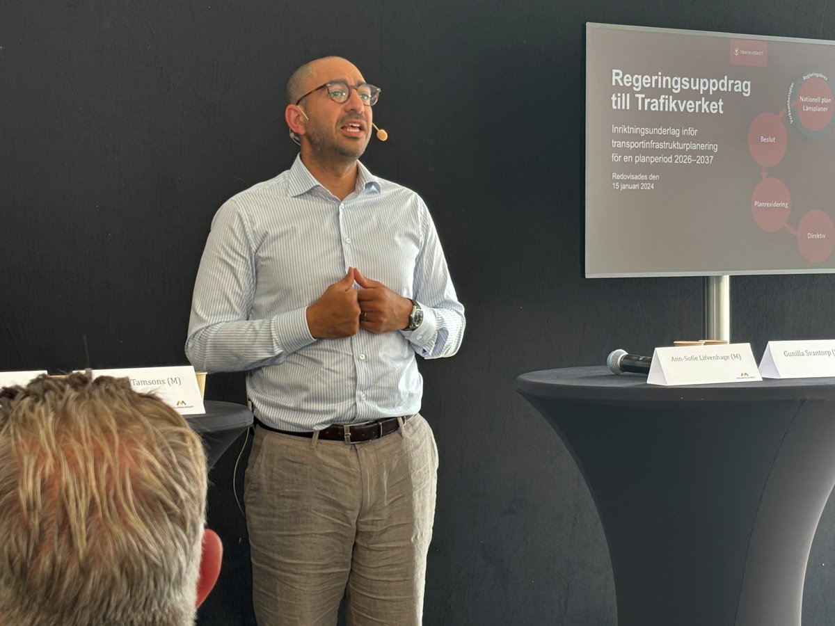 Mälardalsrådet (@malardalsradet) on Twitter photo "Mälardalsrådets #EnBättreSits är en föregångsmodell. Samordnad och koordinerad prioritering för en starkare #infrapol. Kan låta basalt, men är ingen självklarhet. Tack för #Systemanalys2024!" <a href="/RamiYones/">Rami Yones</a>, reg dir <a href="/Trafikverket/">Trafikverket</a> Mellersta regionen. Se live: youtube.com/live/ixEmvSFPW… "Mälardalsrådets #EnBättreSits är en föregångsmodell. Samordnad och koordinerad prioritering för en starkare #infrapol. Kan låta basalt, men är ingen självklarhet. Tack för #Systemanalys2024!" <a href="/RamiYones/">Rami Yones</a>, reg dir <a href="/Trafikverket/">Trafikverket</a> Mellersta regionen. Se live: youtube.com/live/ixEmvSFPW…