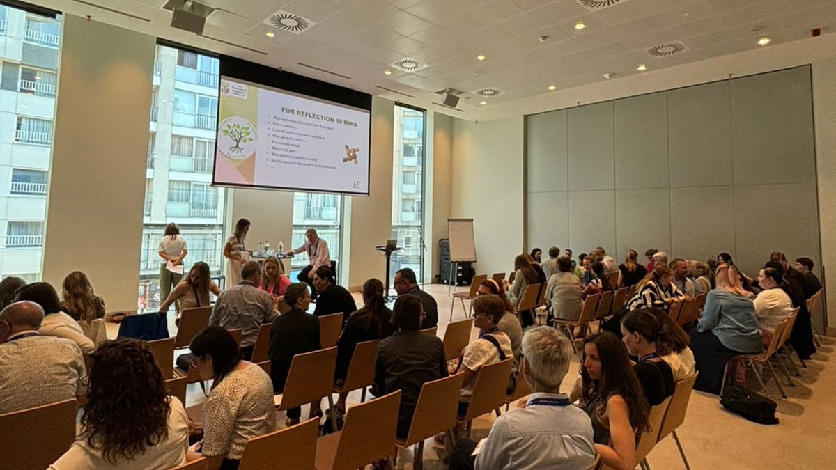 🌟 Engaging interactive workshops &amp; case studies on social transformation happening now at #ESSC2024! Sessions on labor market integration, peer support, social exclusion, and the power of #AI in #socialservices. Let's learn, discuss, and innovate together! 💪