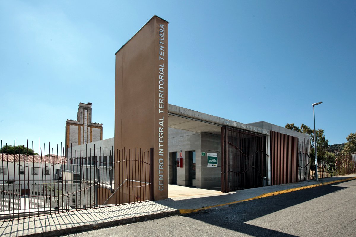 DipdeBadajoz's tweet photo. 🇪🇺 #DipBdjz colabora con la organización de un taller sobre fondos europeos #CohesionLabEU.
📅 3jul 🕑 9:30-14:30
📌 CID Tentudía (Monesterio)
✍️ Inscripciones en srd@dipu-badajoz.es / 924 212 244
➕ℹ️ https://t.co/mV8MnWt3IF
🌐 #ODS4 https://t.co/uwPl8Ue1Io