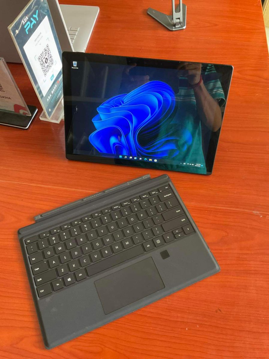 KeGadgets's tweet image. Microsoft Surface Pro 5 Intel Core i7 7th Generation 8GB RAM 128gbGB SSD 12.3 Inch PixelSense Touchscreen Display

price;ksh 33000

☎️ 0746152231
📍HH TOWERS, 5th Floor, Shop 505

#microsoftpro_5 #microsoft_surface #microsoft_laptop #yesgadgets