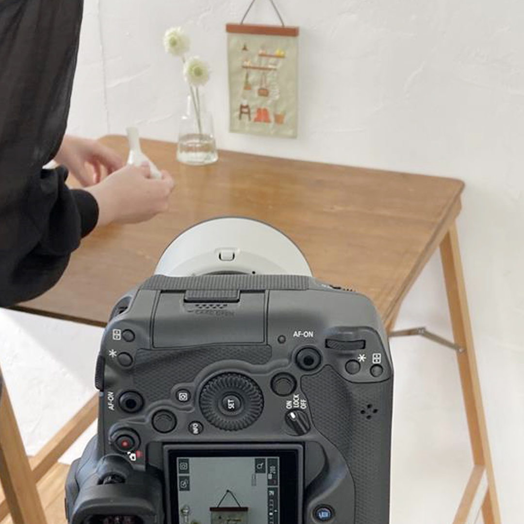 LecienAH's tweet photo. .
＼第3弾開発中！／
 
様々な作家さんとコラボレーションする『artist collection』の第3弾が来月発売になります💕
 
今回の作家さんお二人はどなたでしょうか？
とても素敵なデザインとなっていますので、楽しみにしていてくださいね✨

※画像はぼかしの加工を施しています。

 #artistcollection https://t.co/FQne3dIPkT
