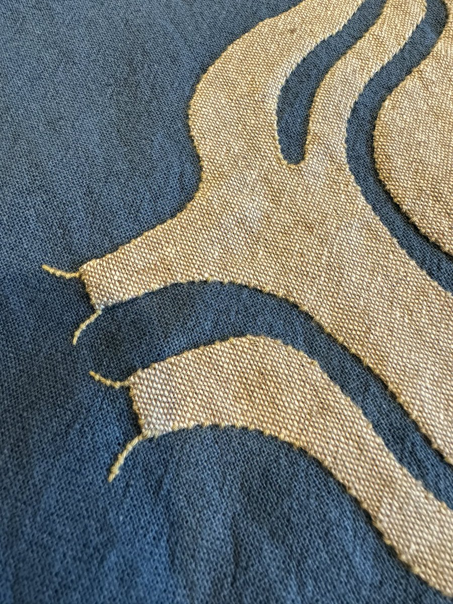 今日はアイヌ刺繍のお教室でした。新しい仲間が2人増えたのでますます楽しくなりそう。今日はもう少し頑張ろうかな。