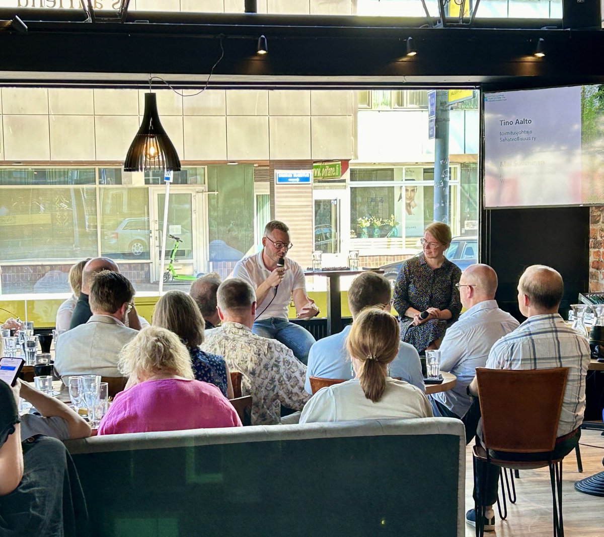 Vanhojen ja luonnontilaisten metsien suojelu kiinnostaa. Tupa täynnä ⁦⁦<a href="/Metsahallitus/">Metsähallitus</a>⁩ keskustelutilaisuudessa Suomi Areenassa, lavalla mm. <a href="/TinoAalto/">Tino Aalto</a>⁩ ja ⁦<a href="/MaiSuominen/">Mai Suominen</a>⁩. Kiitos kaikille puhujille ja yleisölle aktiivisesta keskustelusta!