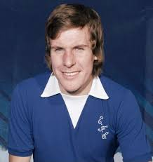 cwwickham's tweet photo. @BlueT1tBoy Collar's a bit dowdy but central @everton message is fine. Would have preferred more of an echo of what's below. But I am fine. At least @CastoreEngland has Merseyside roots. #Castore #TheWirral #JoeRoyle #GoodisonPark https://t.co/WfVduxv5we