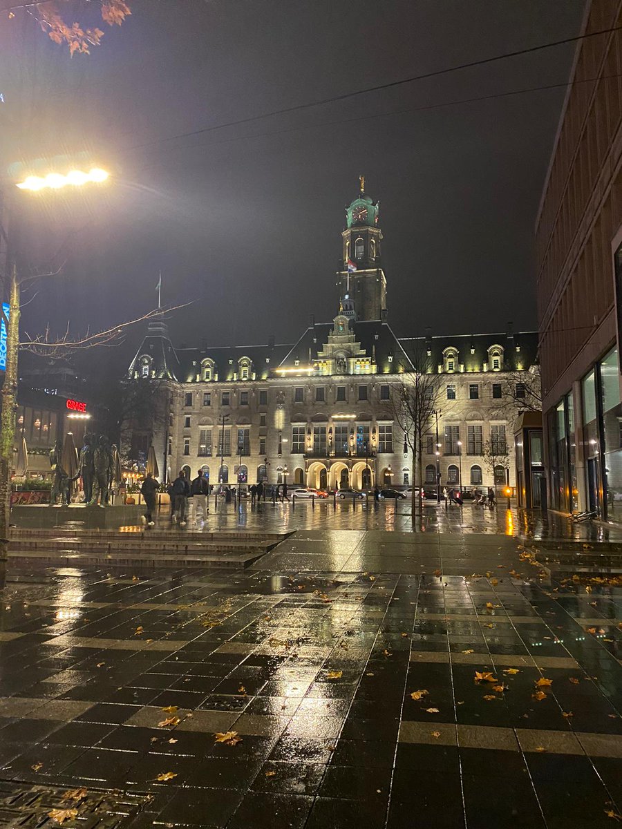 Varmı ızmır veya istanbul tarafına tatıle gelecek bayan msj atsın yeter