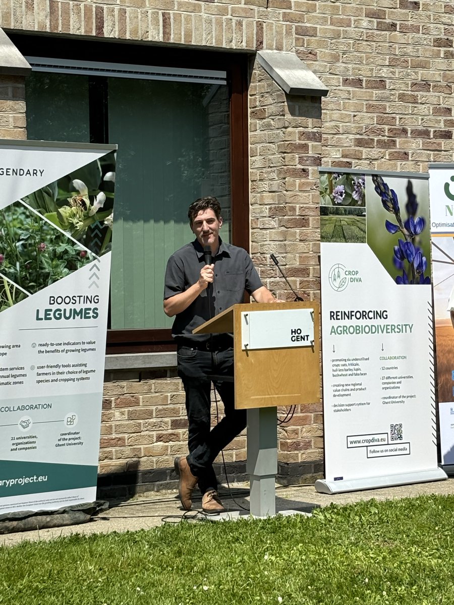 PredictiveBree1's tweet photo. It was fantastic to explore the EU project fields today! A big thanks to the Bottelare-team for an informative tour of the trial fields !!! 
#PredictiveBreeding #AgroInnovation #SustainableFarming #EUProjects https://t.co/GS7kz5Yy7k