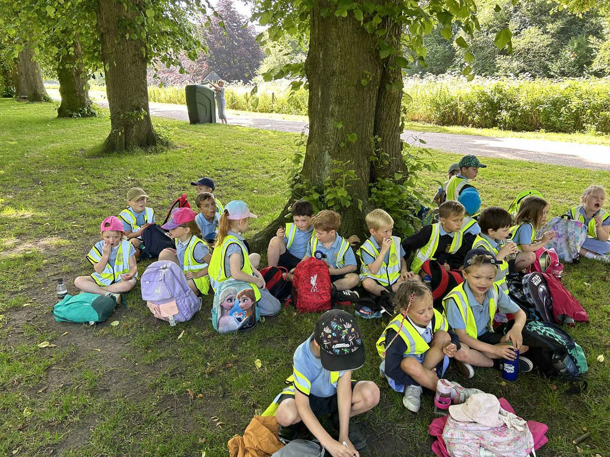 We’ve made it! They’ve done a great on the walk and have enjoyed a snack. Time to meet our new Year 1 friends from schools across the area @ComberbachMrsY <a href="/WeaverTrustCEO/">Annette Williams</a>