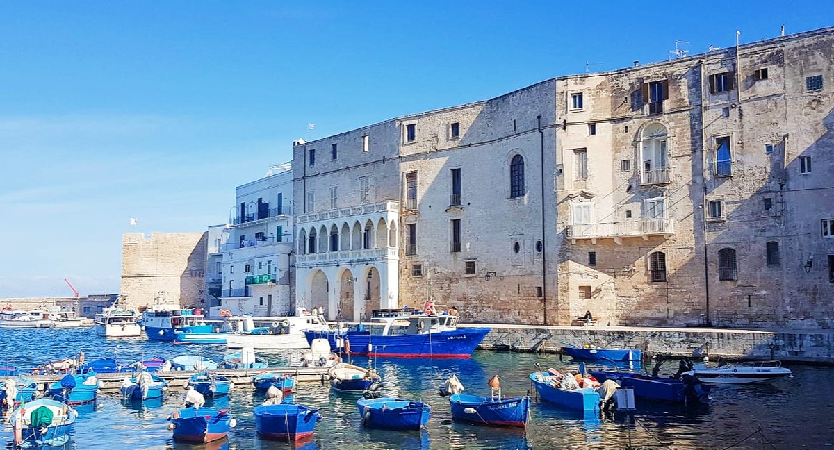 vivelavidaroca's tweet photo. 🌍✨ ¡Descubre #10DestinosBaratos en #Europa y #España! Desde las #IslasCíes en #Galicia hasta #Tavira en #Portugal. Conoce los #pros y #contras y un pequeño #presupuesto para cada destino en nuestro post. ¿Cuál visitarías primero? 
https://t.co/1y7mzQ4PAJ https://t.co/BTCredakdE