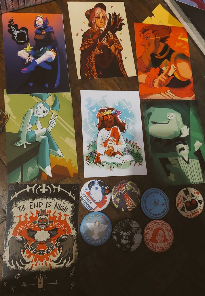 Hellaaaaur 🇵🇭 moots!! i'll be tabling in QC next week!! I can't display fanart in my booth since it's gonna be an orig art event BUT if you wanna cop some of my fanworks, feel free to 💌 me and we can meet up at my table!!