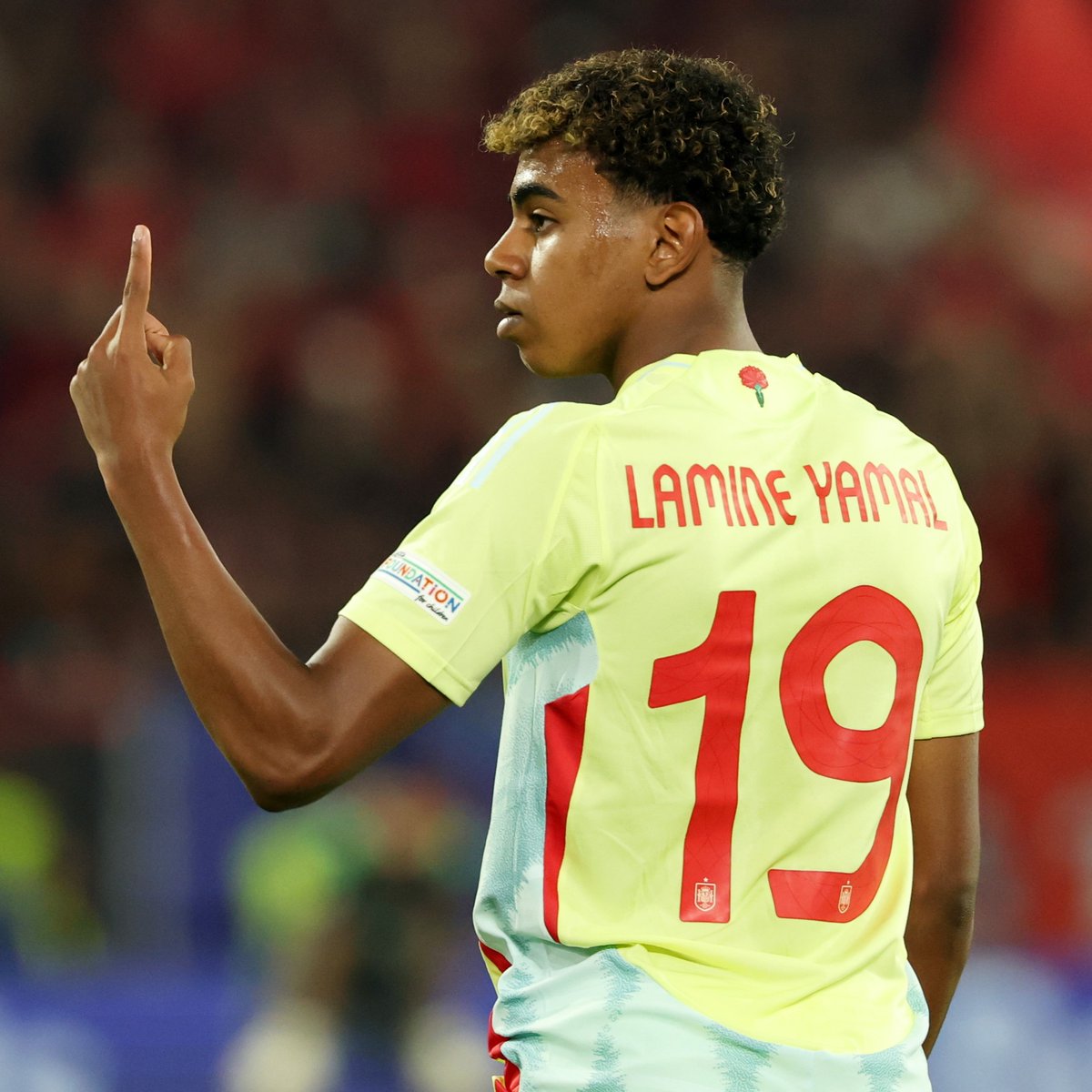 Admin: Lamine, berapa tim yang gawangnya tidak kebobolan di babak penyisihan grup? 

 Lamine Yamal: Hanya satu... 🇪🇸