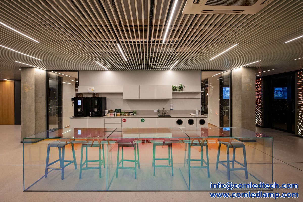 Comled_Felix's tweet image. The innovative development and rapid advancement of lighting technology have led to the widespread use of LED Linear Luminaires, particularly in underground passages.Content from:comledlamp.com
#comled
#ledlinearluminaires
#ledlinearfixture
#ledlinearlight
#ledlight
#led