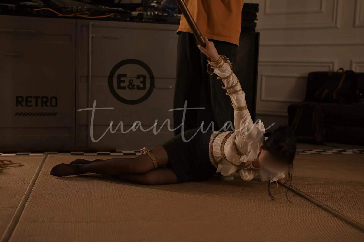 饭团一日同风起，扶杆直上九万里
🪢<a href="/shibari48/">绳师48号</a> 
🧦<a href="/ANSUN2013/">安幸ANSUN</a> -若
#绳缚 #丝袜