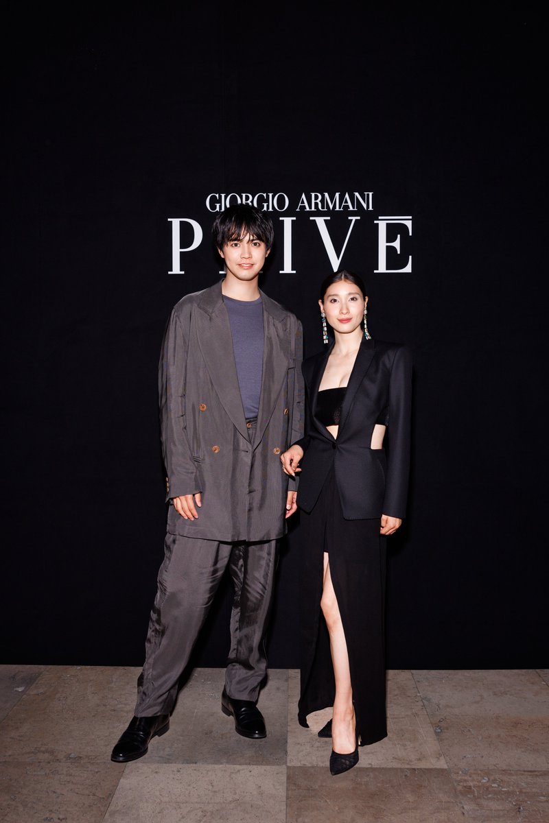 armani's tweet photo. Guests gathered at Palais de Tokyo in Paris for the #GiorgioArmaniPrivé FW 2024-2025 fashion show. https://t.co/aUmmkoHcgG
