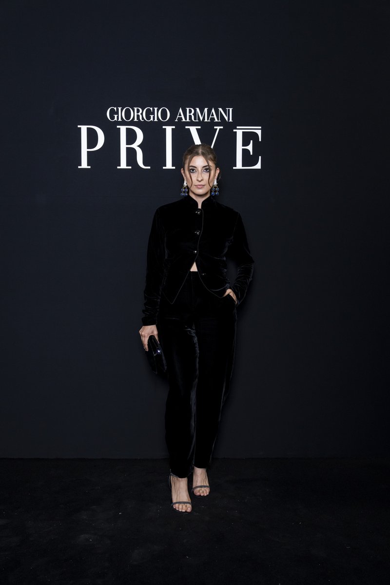 armani's tweet photo. Guests gathered at Palais de Tokyo in Paris for the #GiorgioArmaniPrivé FW 2024-2025 fashion show. https://t.co/fosfsH9Kau