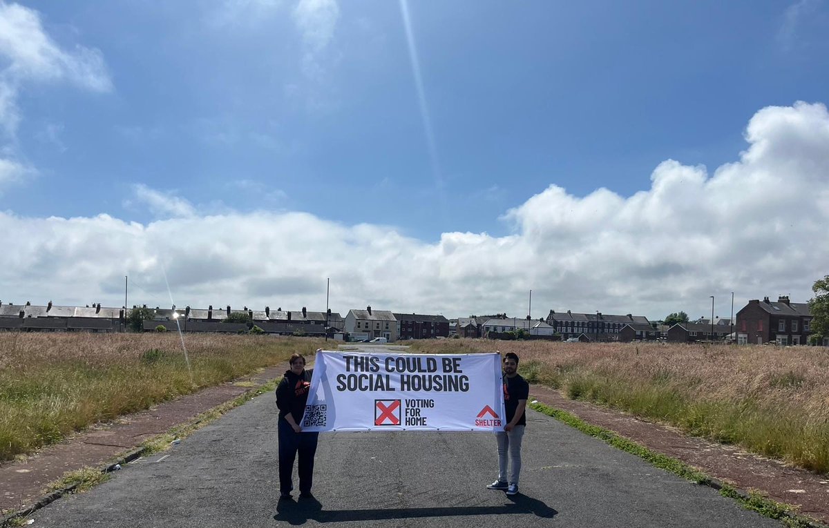 ShelterNE's tweet photo. @FrancesLasok @ChiOnwurah @jwp73 Next stop on our #VotingForHome banner tour is Hendon in Sunderland where an affordable housing development scheme has been approved, but many existing houses are still sitting empty. @LewisAtkinson @NiallHodson @Greg_Peacock @RachelFeather10 https://t.co/PG6PYLiHKC