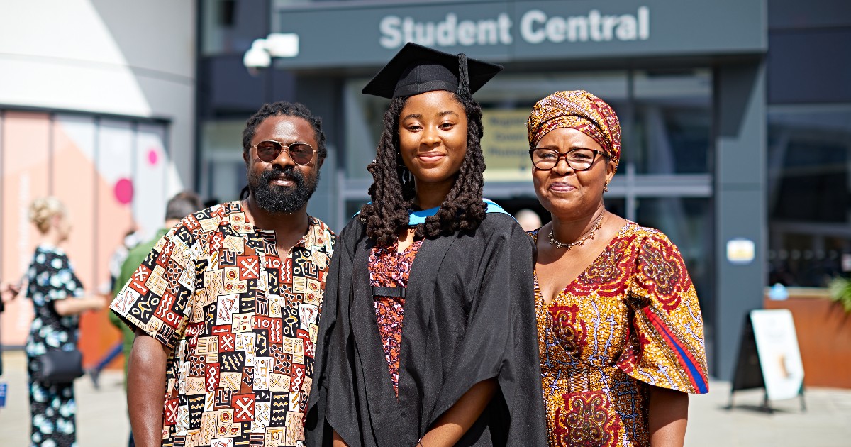 HuddersfieldUni's tweet image. There are less than two weeks until #HudGrad starts! 🎓 Check out our handy list of graduation FAQs to help you prepare for your ceremony: hud.ac/sdy