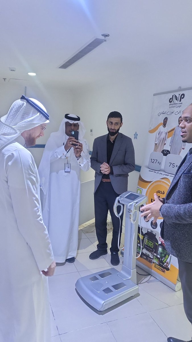 احتفلت ادارة الموارد البشرية للرعاية الاوليةبعيد الأضحى المبارك تحت قيادة الاستاذ/احمد محمد المرواني  ممثلة بقسمها التواصل الداخلي ا/ريم الزامل حيث سعدت بتشريف المعايدين   سعادة نأئب الرئيس التنفيذي للصحة العامة  الدكتور مهند بحلاق  ومدراء الإدارات والأقسام بمبنى الصحة العامة.