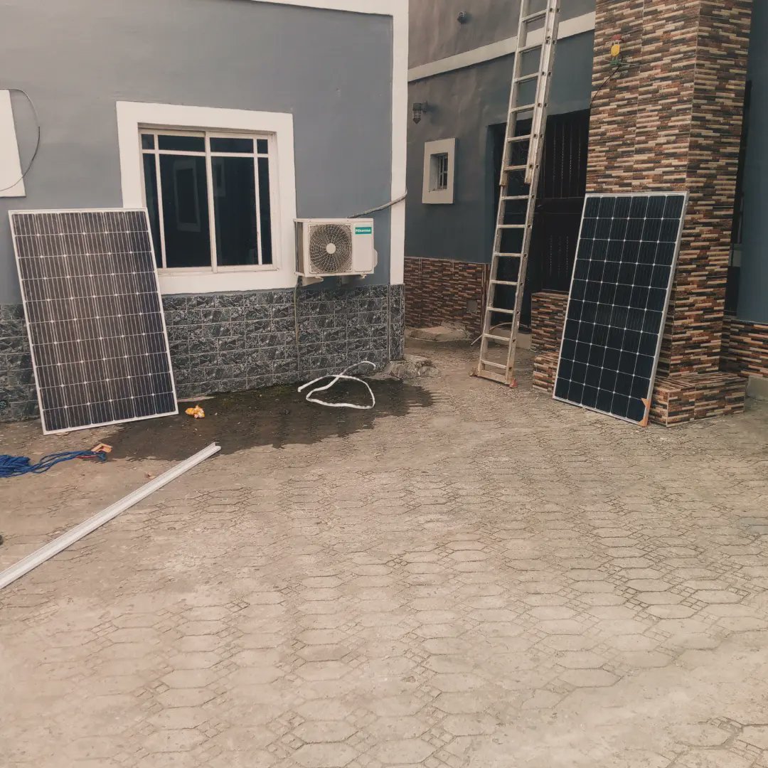 temisunlight's tweet photo. inverter system ☑️☑️☑️
1000va smarten inverter system
12volt system 220 suflasq Tall tubular battery
2piece off 320wat solar panels
Come for your own today Contact us on : +2349150549632 +2349014792546
#temisunlight
#solarenergy
#solar
#rewableenergy
#solarpanels
#inverter https://t.co/Eb80lBlMjj