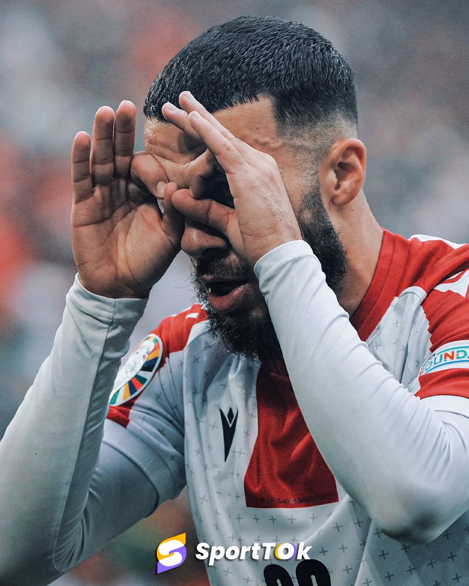 SportTokVN's tweet photo. 🇬🇪 Georges Mikautadze - cầu thủ người Gruzia hiện đang dẫn đầu danh sách ghi bàn tại EURO năm nay (3):

Số bàn thắng mà anh ghi được còn nhiều hơn cả các tập thể như:

◉ Anh - 2 bàn 🏴󠁧󠁢󠁥󠁮󠁧󠁿
◉ Pháp - 2 bàn 🇫🇷
◉ Bỉ - 2 bàn 🇧🇪

👀
#sporttok #EURO2024 #bongda https://t.co/ABxoLKIIss